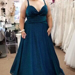 Size 18 Teal Sparkly Graduation/Prom/Formal Dress